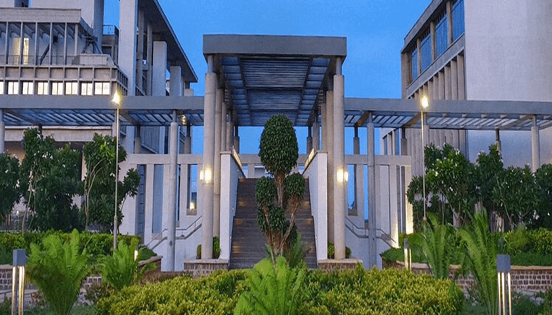 Indian Institute of Management ( IIM ) Raipur