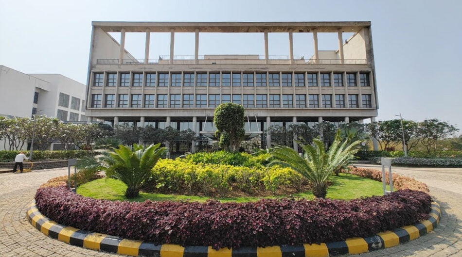 Indian Institute of Management ( IIM ) Raipur